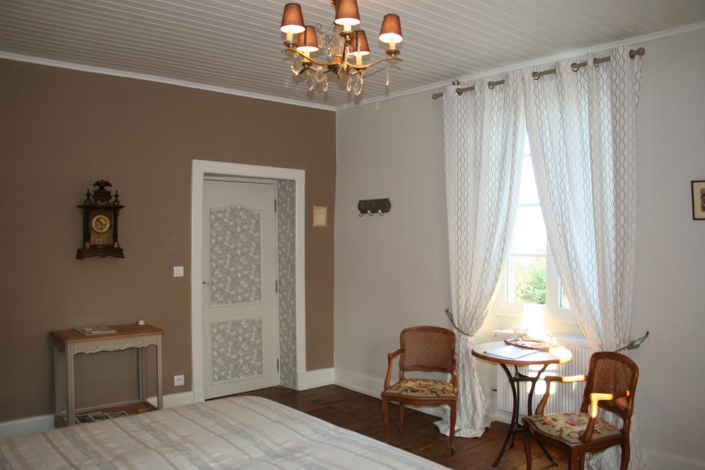 Bed and Breakfast La Double Porte à Castéra-Verduzan Chambre photo